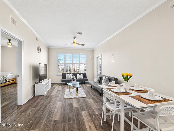 4th image of 7801 POINT MEADOWS Drive #8304