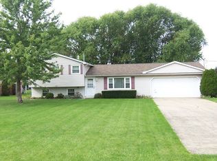 4260 Abbe Rd, Sheffield Village, OH 44054