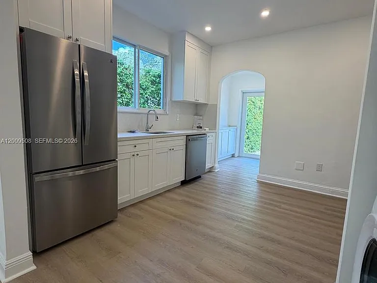 533 Minorca Ave — Photo 5