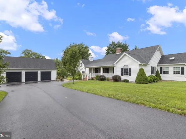 759 McClellan Dr, Gettysburg, PA 17325