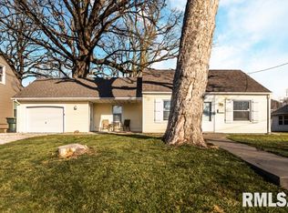 205 W Gloria Dr, Eureka, IL