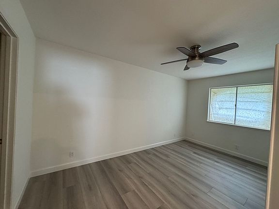 4th image of 2280A Warfield Way