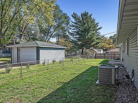 5th image of 249 106th Ln NE