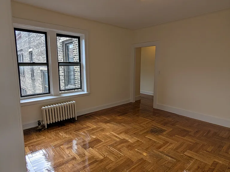 32-15 93rd St #D19 — Photo 2