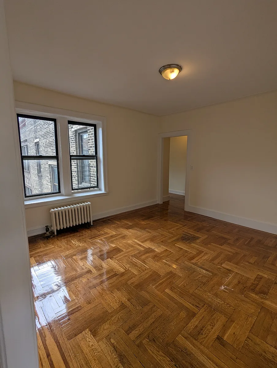 Building Photo - 32-15 93rd St #D19
