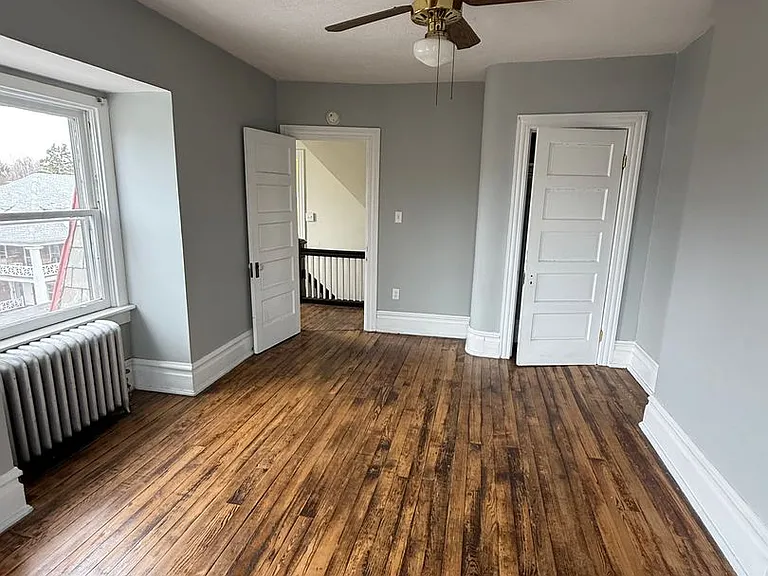 49 W Commerce St — Photo 41