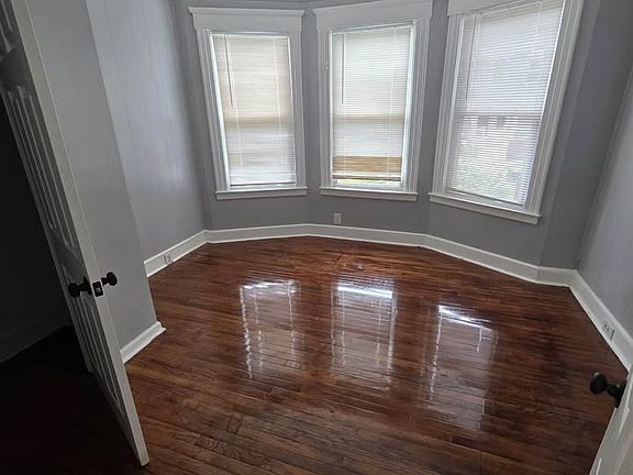 3rd image of 265 W Ivy St #1