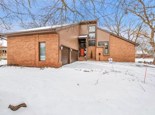 8268 Hearthstone Ct, Commerce Township, MI 48382