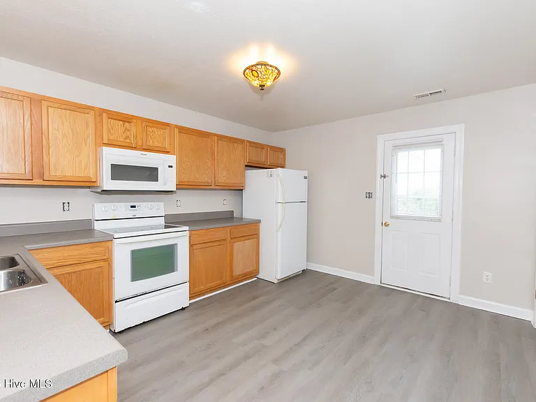 304 Bridgewood Dr — Photo 12