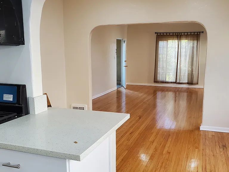 934 S Orange Grove Ave #1/2 — Photo 3