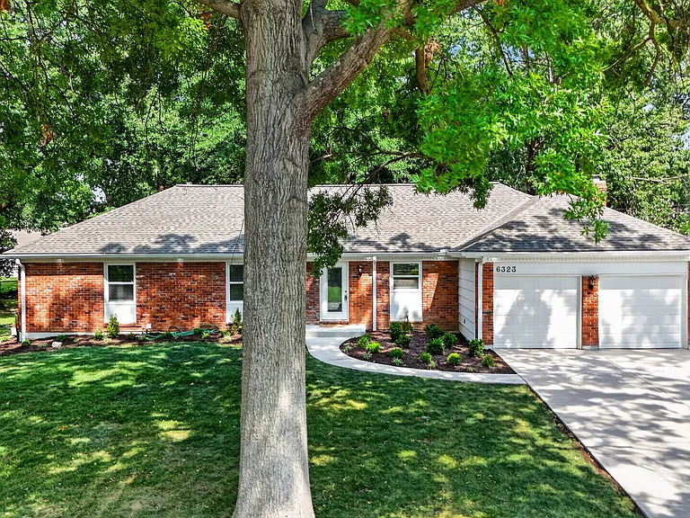 6232 Woodson Rd — Photo 32