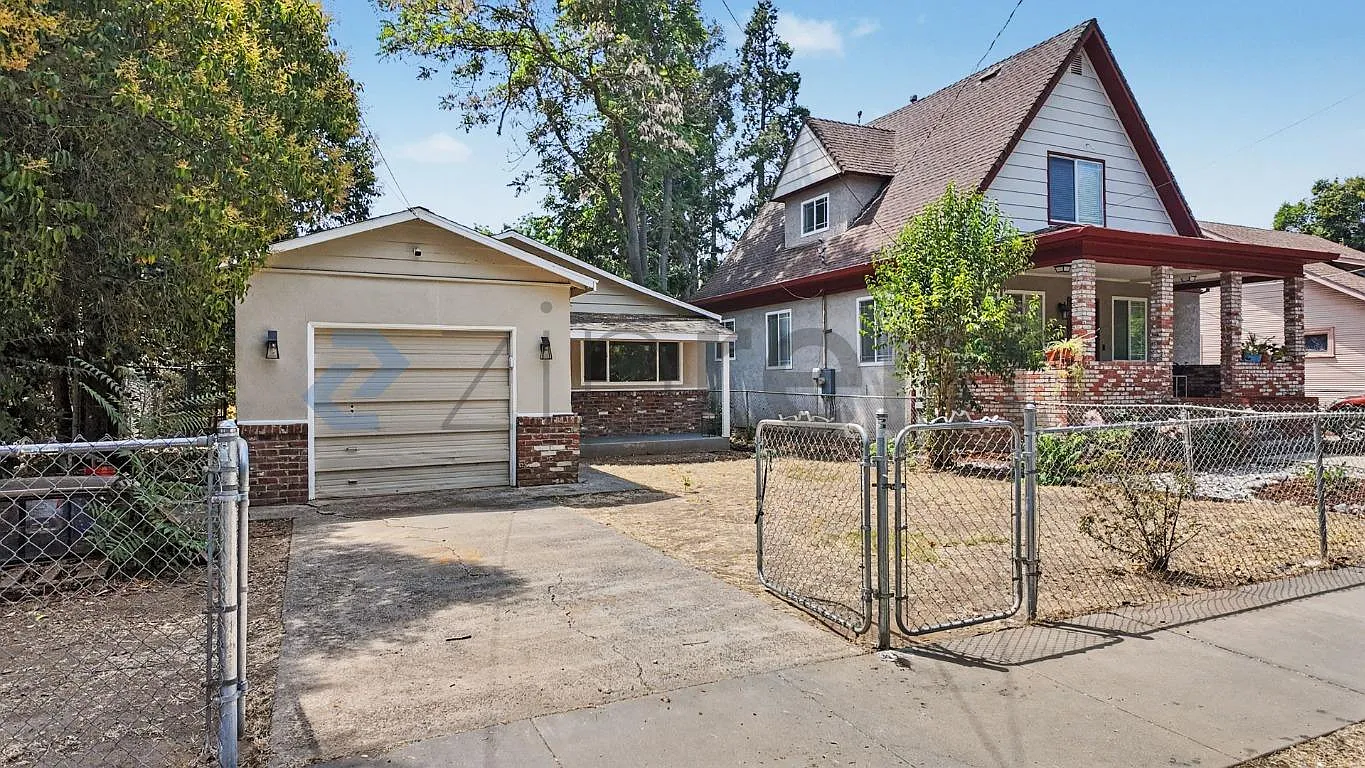 3 bed, 1240 sqft, $2,949 — Photo 4