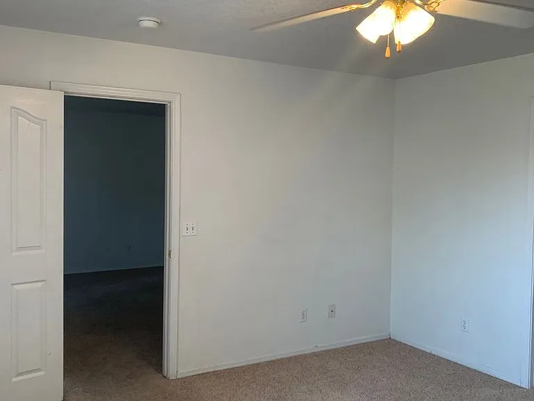 2870 Winterhaven Ct — Photo 9