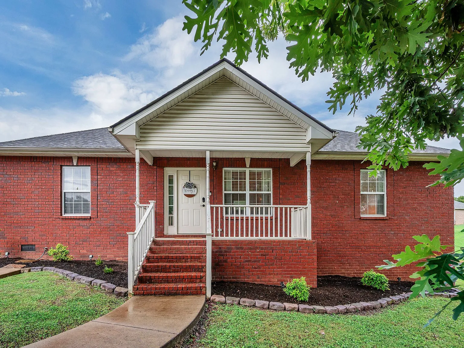 3 bed, 1222 sqft, $2,500 — Photo 1