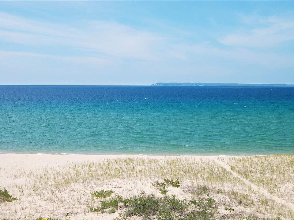 1st image of 7 S Beach Walk