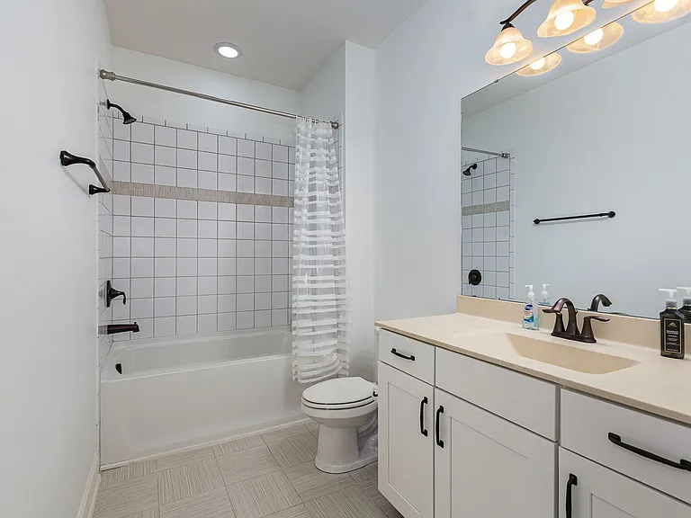 2405 Trenton Park Ln — Photo 33
