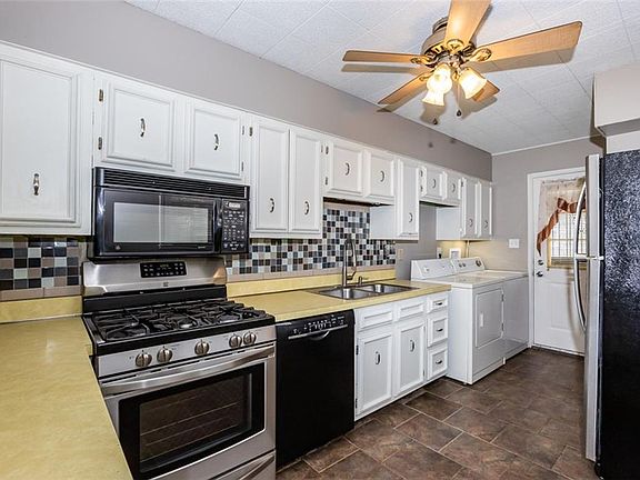 3rd image of 7343 Twin Beech Dr
