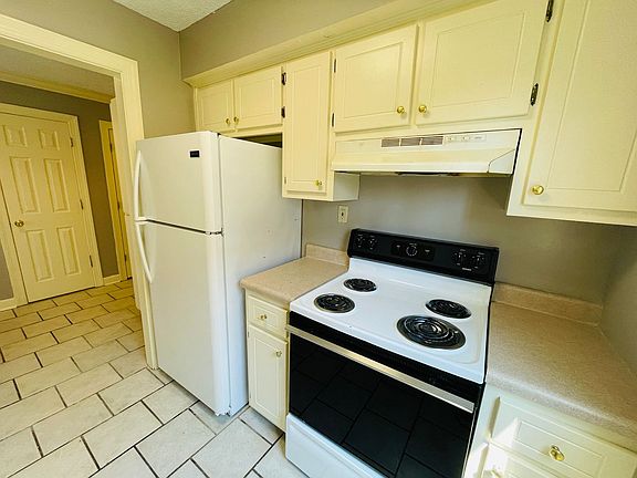 5th image of 410 Saddle Creek Dr