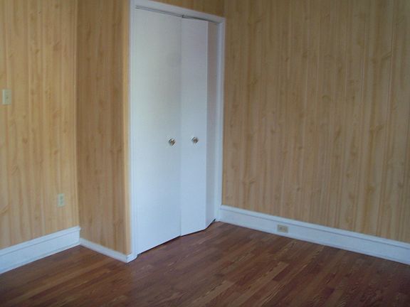 4th image of 152 E Bennett St