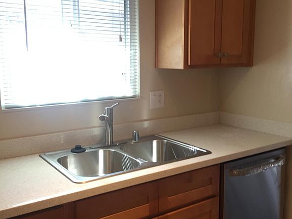 4th image of 850 Coolidge Ave