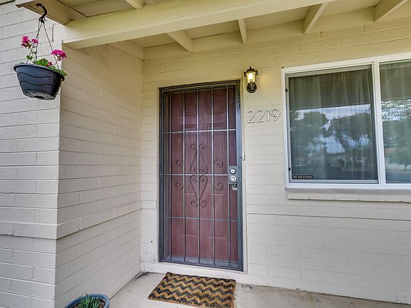 3rd image of 2219 W Glenn Dr