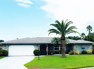 2041 Country Meadows Cir, Sarasota, FL 34235