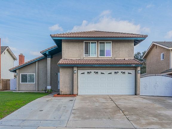 2nd image of 2703 S Virginia Way