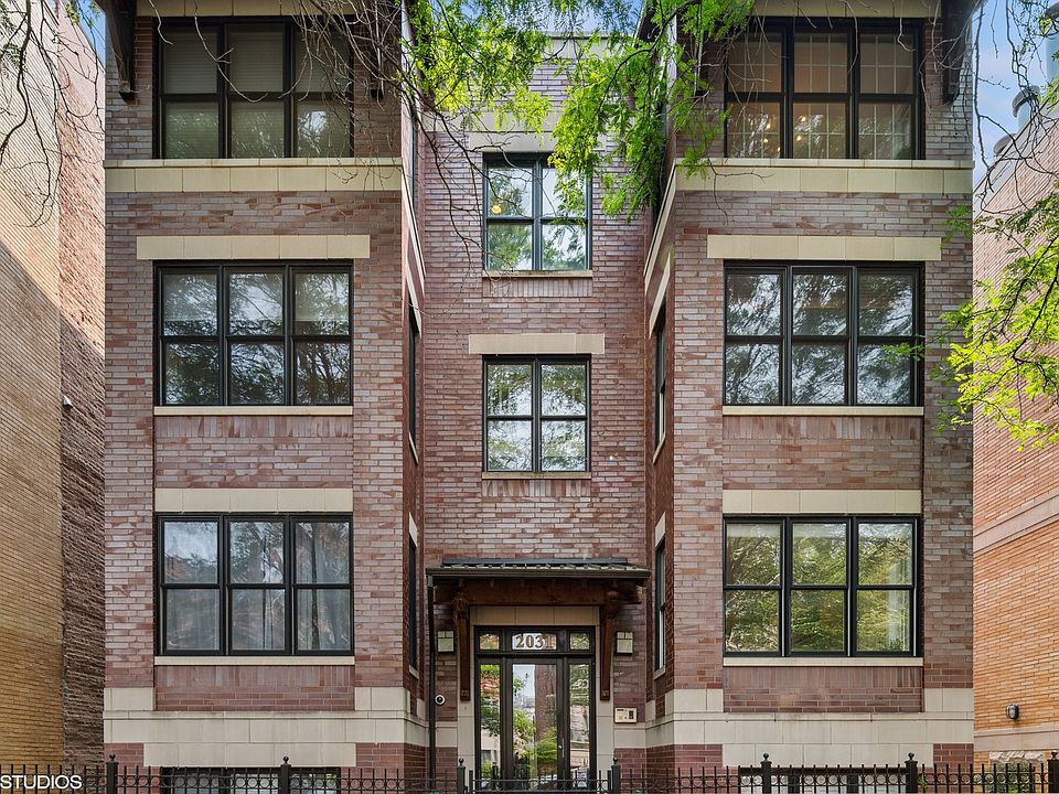 1st image of 2031 W Pierce Ave APT 3B