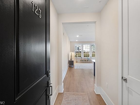 2nd image of 123 Myrtle Rd