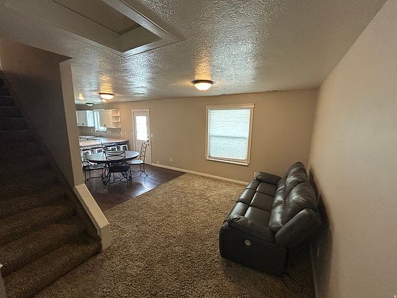 5th image of 432 W Spring Ln