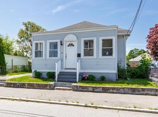 125 Hunts Ave, Pawtucket, RI 02861
