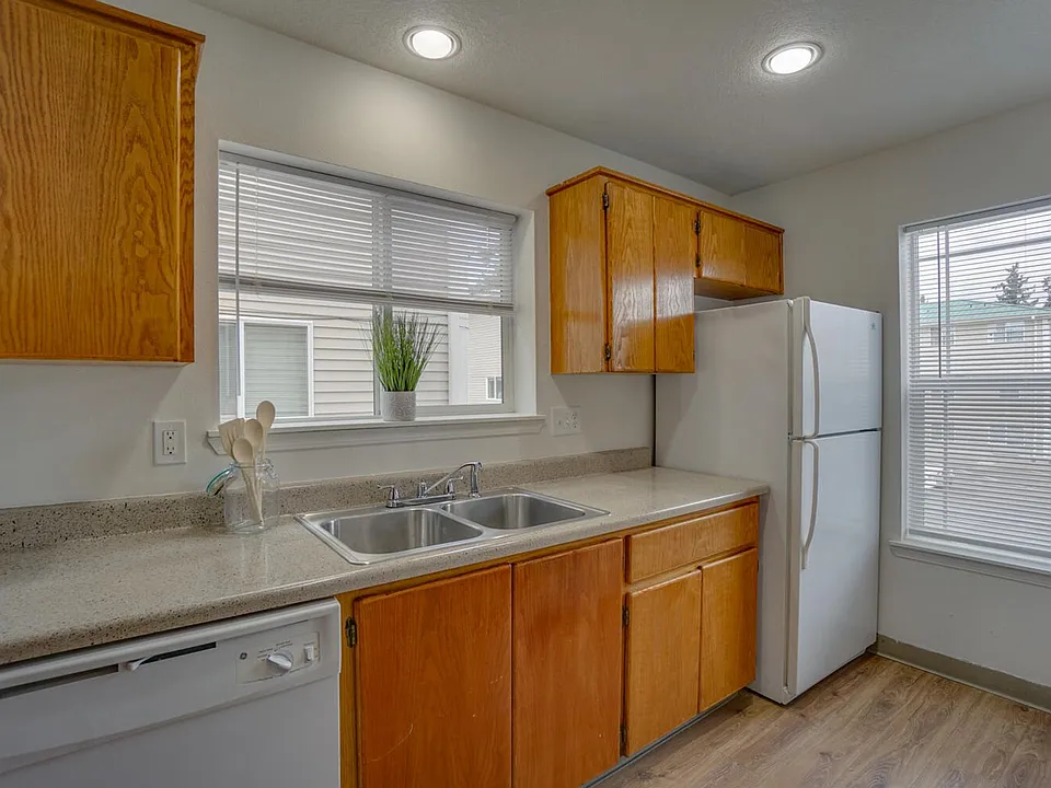 Beverly Rose Apartments