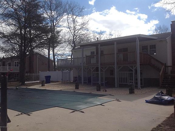 4th image of 65 Melody Ave