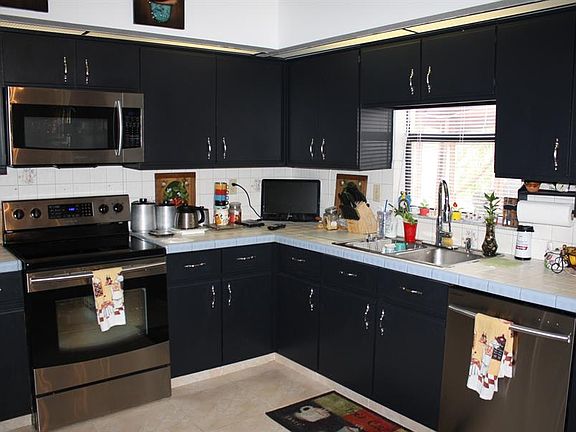 4th image of 301 Cornwallis Ct