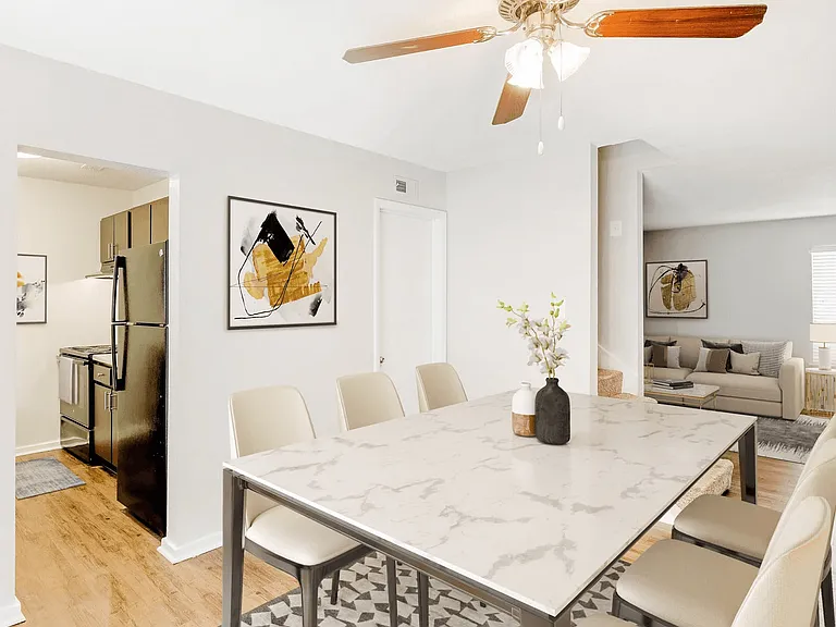 Regency Park Apartment Homes — Photo 17