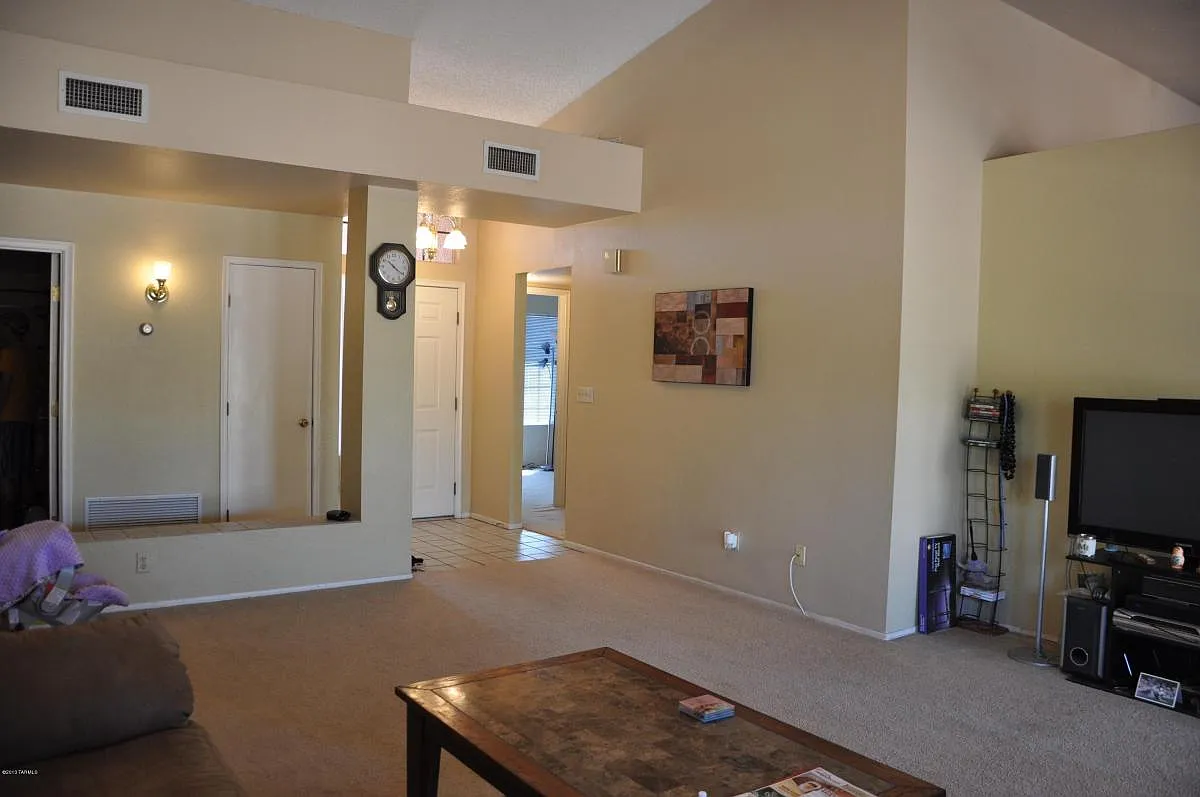 3 bed, 1288 sqft, $1,800 — Photo 3