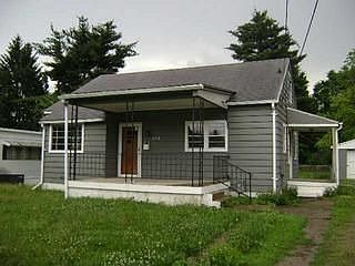 1st image of 908 Merrick Ave