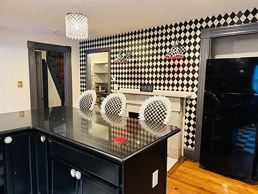 4 bed, 1600 sqft, $4,100 — Photo 4