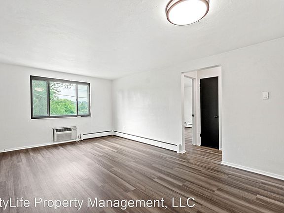 3rd image of 10609 Lindberg Ave APT 4
