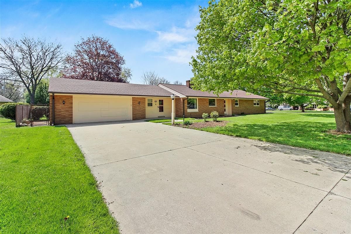 400 Laurel Dr, Thiensville, WI 53092 Zillow