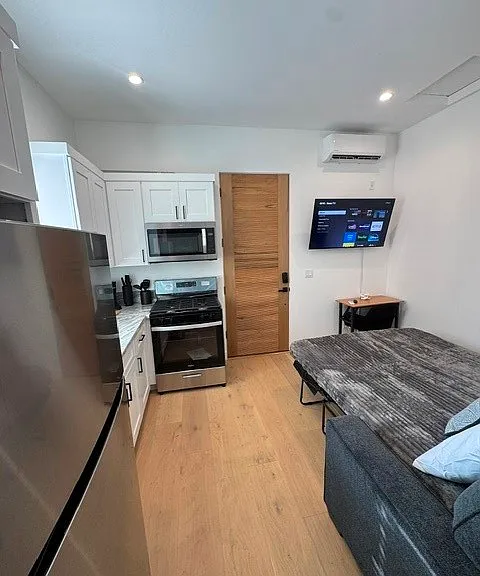 5923 1/4 Haas Ave — Photo 2
