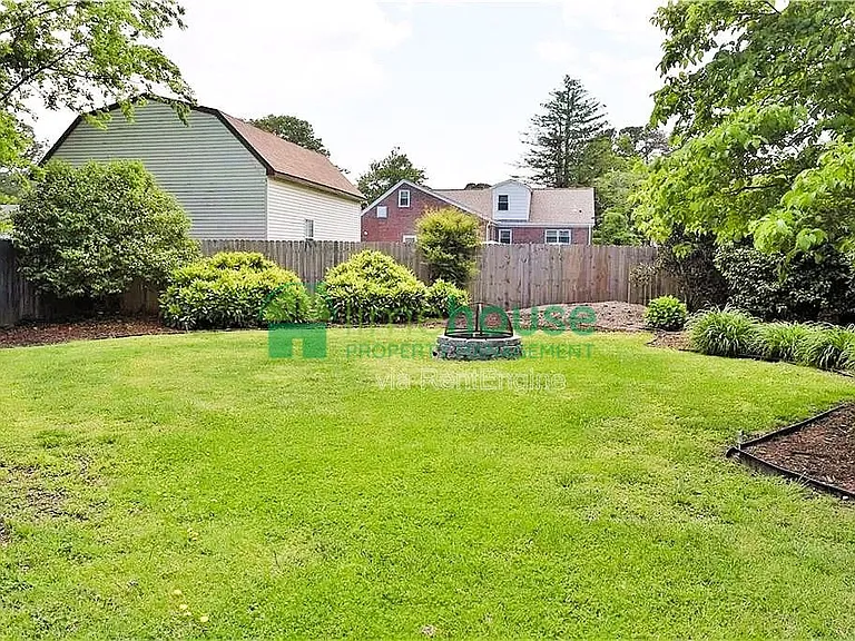 1439 Simpson Ct — Photo 14