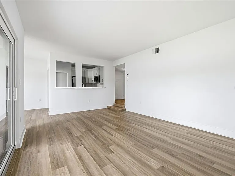 554 Plaza Seville Ct #103 — Photo 8