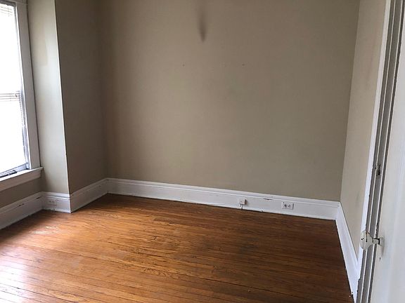 4th image of 126 Claremont Ave APT 2