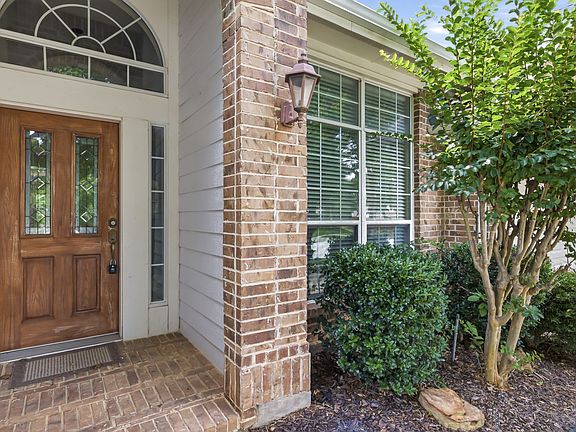 2nd image of 917 Water Oak Dr