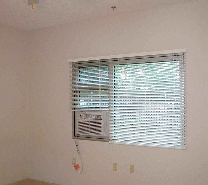 2nd image of 3009 Ala Makahala Pl APT 114