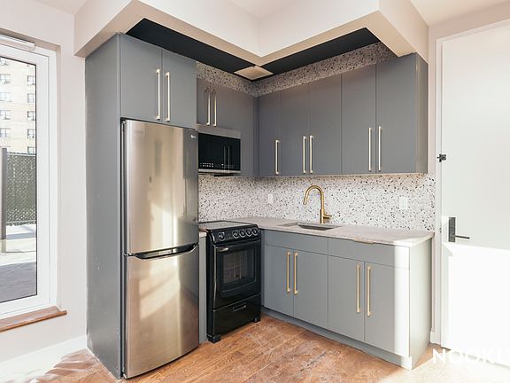 2nd image of 848 Flushing Ave #5B