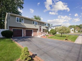 32 Lester Dr, Orangeburg, NY 10962