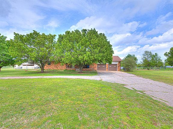 3rd image of 43302 Hazel Dell Rd