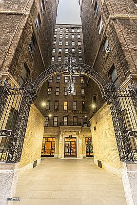 4th image of 140 E 46th St APT 11O